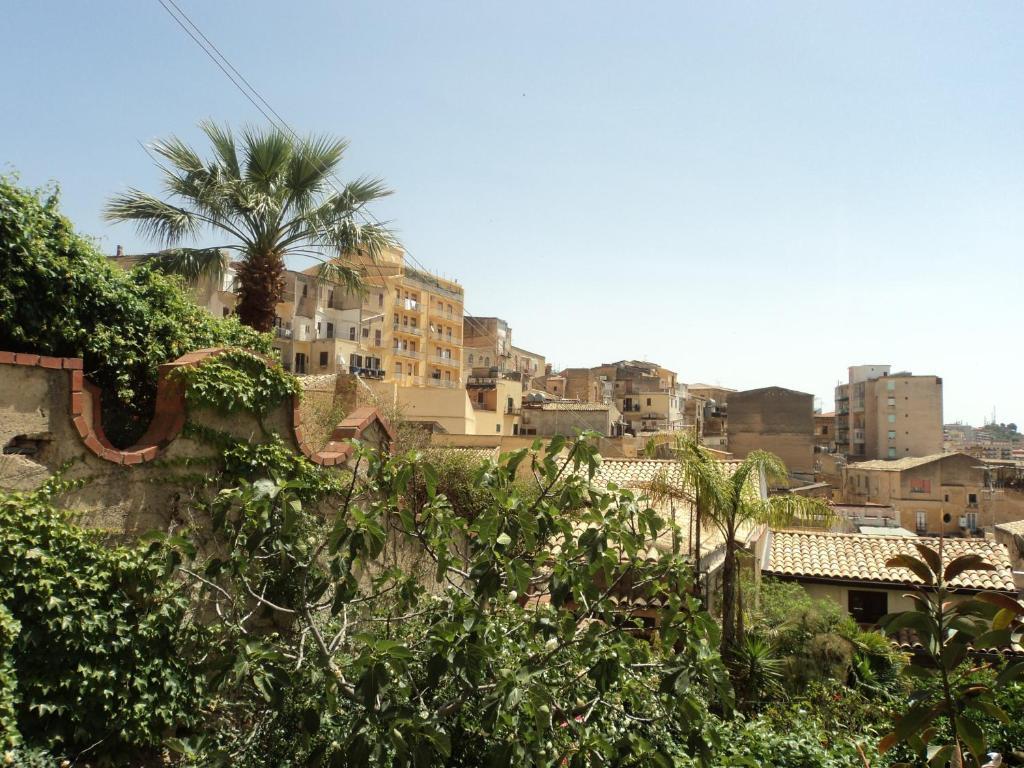 Domus Antiqua Bed & Breakfast Agrigento Bagian luar foto