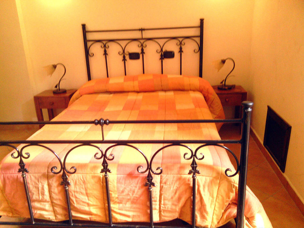 Domus Antiqua Bed & Breakfast Agrigento Bagian luar foto